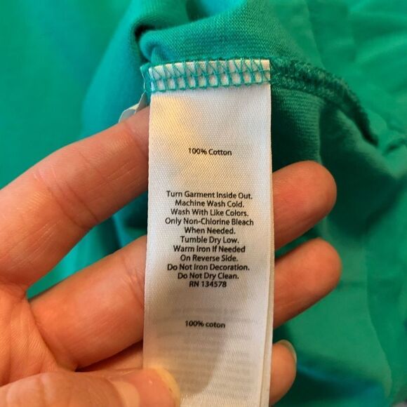 3 for $30! Vineyard vines graphic long sleeve top - Picture 6 of 12